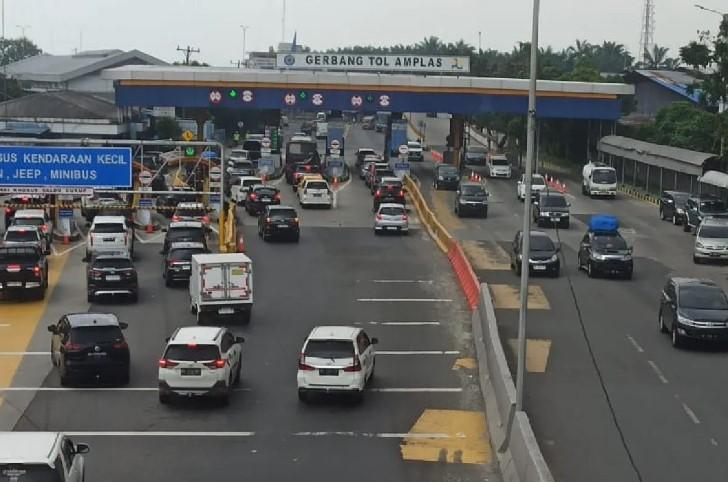 Volume Kendaraan di Tol Belmera Naik Tajam Saat Libur Panjang Kenaikan Yesus Kristus
