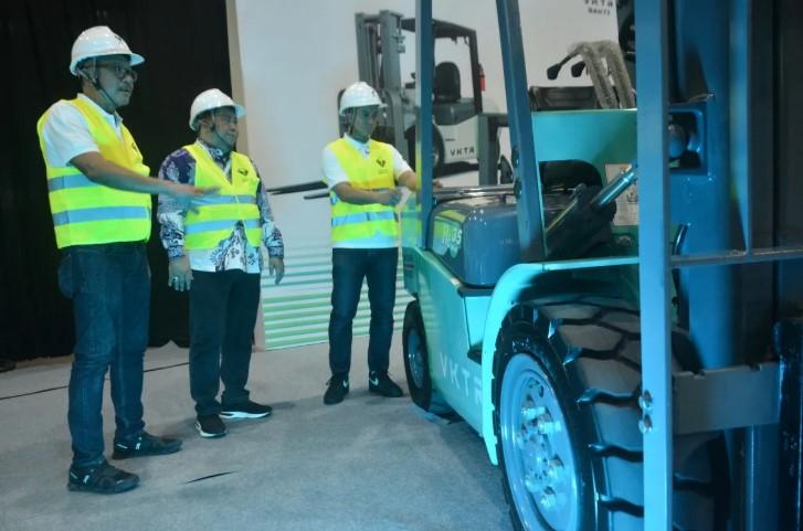 VKTR Luncurkan Fasilitas Perakitan Kendaraan Listrik Komersial CKD Pertama di Indonesia