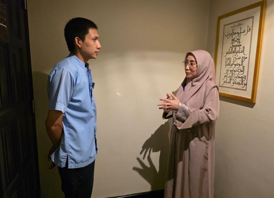 Bertemu Secara Tak Terduga, Anggota DPR Dapil NTB II Temui Pekerja Asal Lombok Saat Kunjungan Haji di Madinah