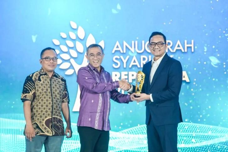 BPKH Raih Penghargaan Best Achievement Anugerah Syariah Republika 2025