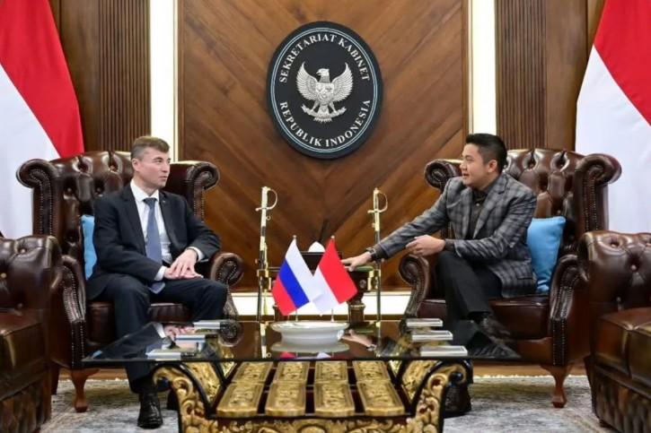 Seskab Teddy Terima Kunjungan Dubes Rusia, Bahas Penguatan Hubungan Bilateral