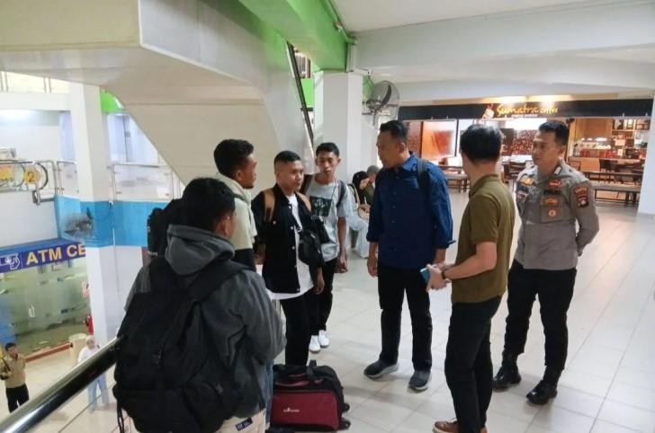 Petugas BP3MI Kepri Gagalkan Keberangkatan Empat PMI Non-Prosedural ke Malaysia