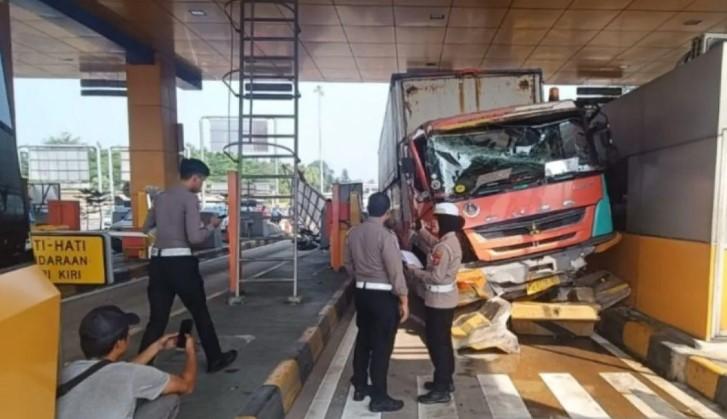 Kecelakaan Beruntun Libatkan Tiga Kendaraan di Gerbang Tol Ciawi 2, Polisi Duga Rem Truk Bermasalah