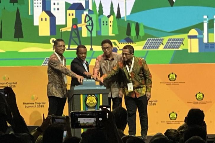 Menteri ESDM: Hingga 2030, Sektor ESDM Siapkan 6,2 Juta Lapangan Kerja Langsung
