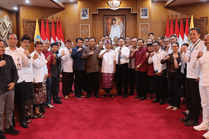 Pemprov Bali Luncurkan Program Satu Keluarga Satu Sarjana untuk Dukung Pendidikan Keluarga Kurang Mampu