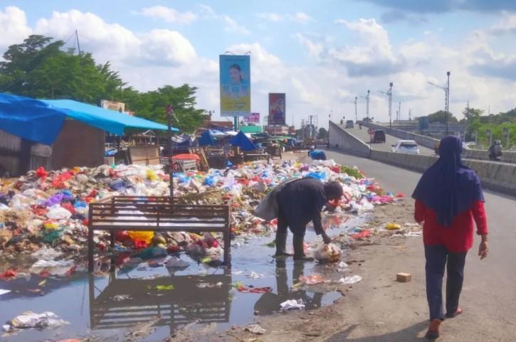 DLHK Pekanbaru Ambil Alih Pengangkutan Sampah Imbas Mogok Kerja PT EPP