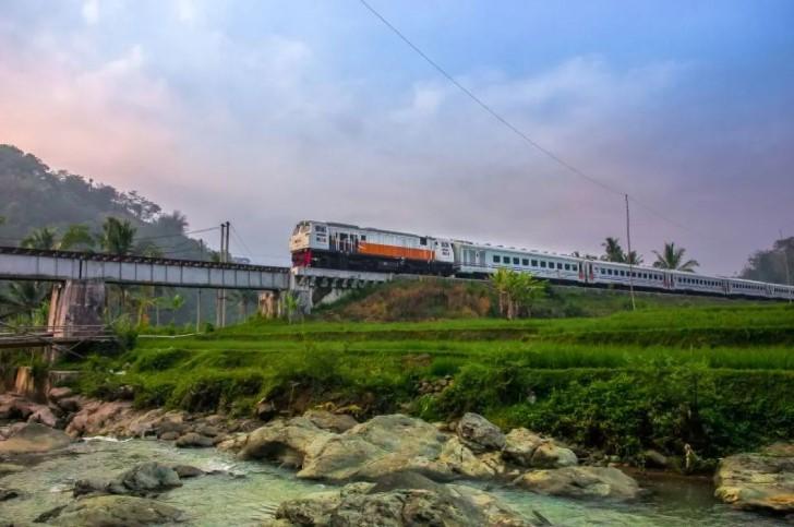 Tiket Kereta di Daop 2 Bandung Ludes Terjual, Okupansi Tembus 100 Persen Selama Libur Idul Adha