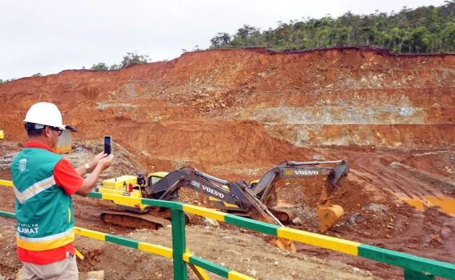 Penghentian Tambang Nikel hingga Evaluasi Haji Warnai Laporan Politik 8 Juni 2025