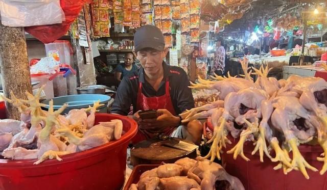 Bapanas Catat Tren Penurunan Harga Pangan per Selasa Pagi, Kedelai dan Garam Naik