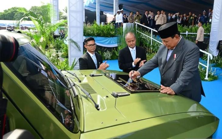 Presiden Prabowo Resmikan Kendaraan Listrik Taktis MV3-EV “Pandu” Buatan PT Pindad