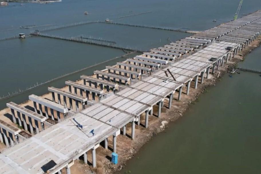 Jalan Tol Semarang-Demak Terintegrasi dengan Tanggul Laut Raksasa, Solusi Permanen Atasi Banjir Rob