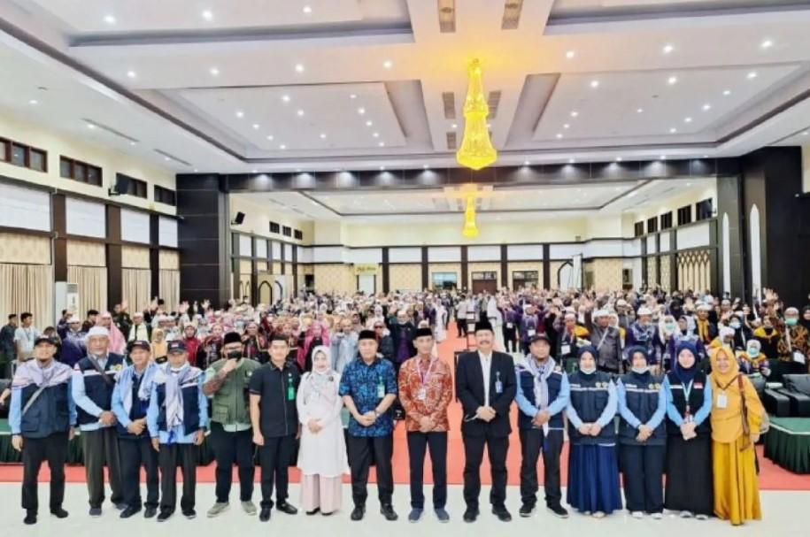 Kloter 9 Debarkasi Makassar Asal Bone Pulang dengan 391 Jamaah, Satu Wafat dan Satu Masih Dirawat di Arab Saudi