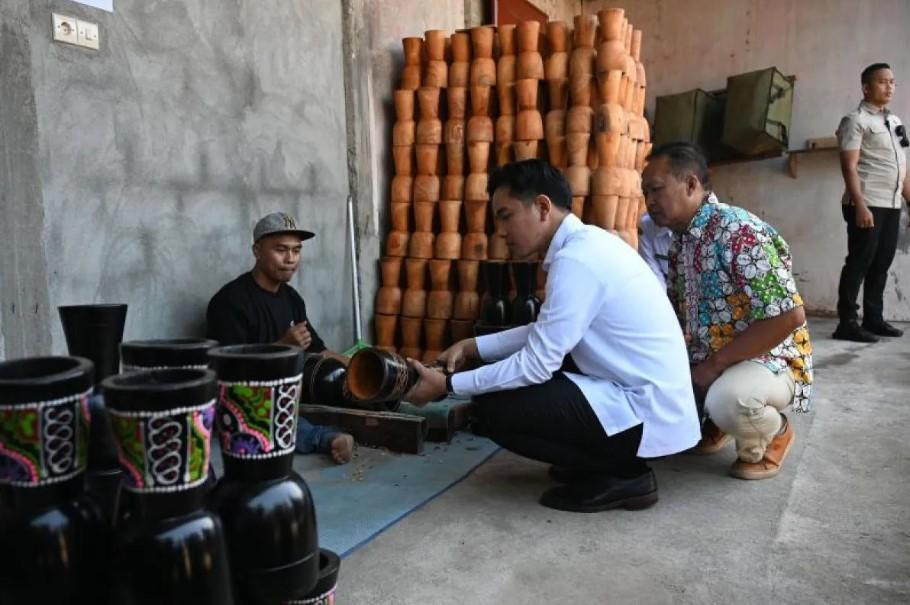 Wapres Gibran Dorong UMKM Kerajinan Musik Tradisional Jaga Kualitas dan Perluas Pasar