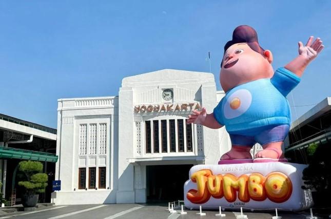 KAI Hadirkan Balon Jumbo Dolan Jogja di Stasiun Yogyakarta, Sambut Wisatawan dengan Nuansa Baru