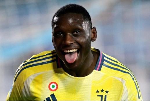 Randal Kolo Muani Ingin Bertahan di Juventus, MU Mulai Pantau Situasi