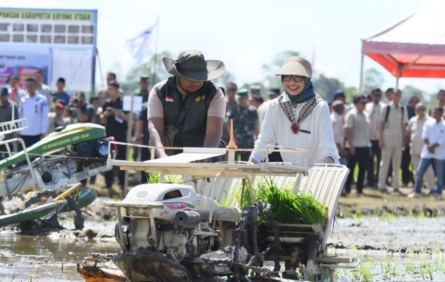 Wamentan Dorong Transformasi Pertanian Melalui Brigade Pangan di Ketapang: Libatkan Pemuda dan Mekanisasi Modern