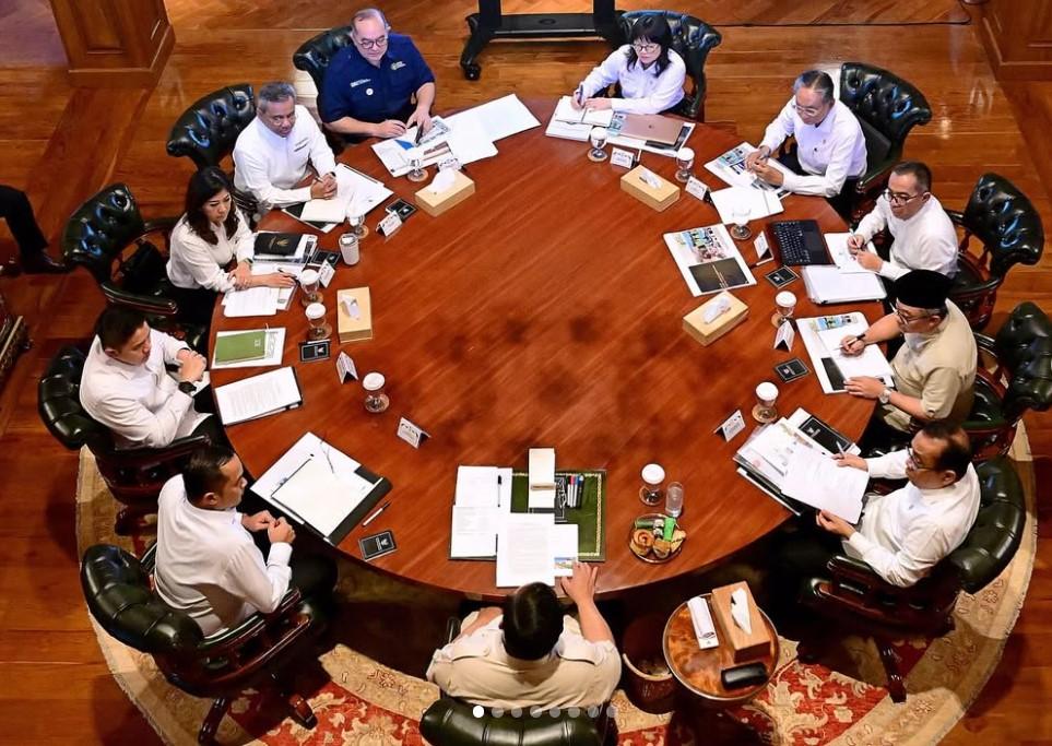 Presiden Prabowo Pimpin Rapat Darurat Bahas Krisis Timur Tengah dan Dampaknya bagi Indonesia