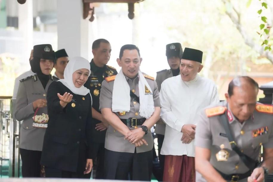 Ziarah Kapolri dan Gubernur Jatim ke Makam Gus Dur: Tegaskan Nilai Toleransi Jelang Hari Bhayangkara ke-79