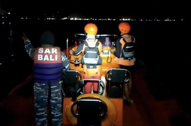 KMP Tunu Pratama Jaya Tenggelam di Selat Bali, Basarnas Bali Kerahkan Tim, 4 Penumpang Ditemukan Selamat