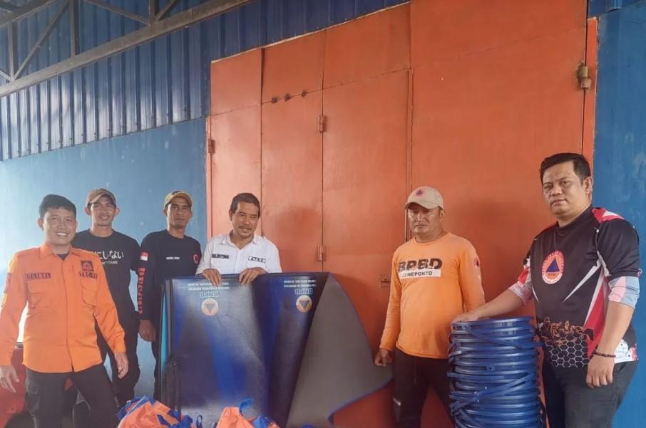 Banjir Landa Empat Kabupaten di Sulsel, Gubernur Instruksikan BPBD dan Dinsos Bergerak Cepat