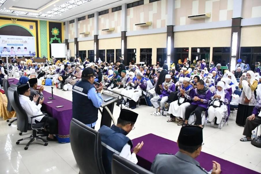Kepulangan Jamaah Haji Debarkasi Palembang Capai 6.983 Orang, Satu Jamaah Masih Hilang di Tanah Suci