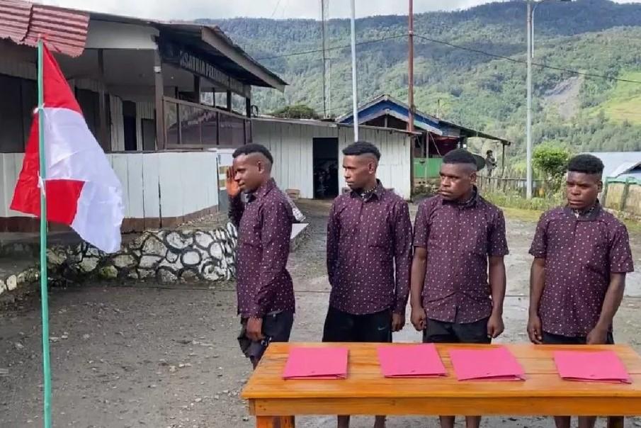 Mantan Anggota KKB di Puncak Papua Nyatakan Kesetiaan kepada NKRI di Hadapan Tokoh dan Aparat