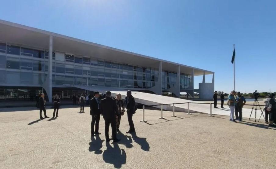 Presiden Prabowo Bertemu Presiden Brasil Lula da Silva, Perkuat Hubungan Bilateral Indonesia-Brasil