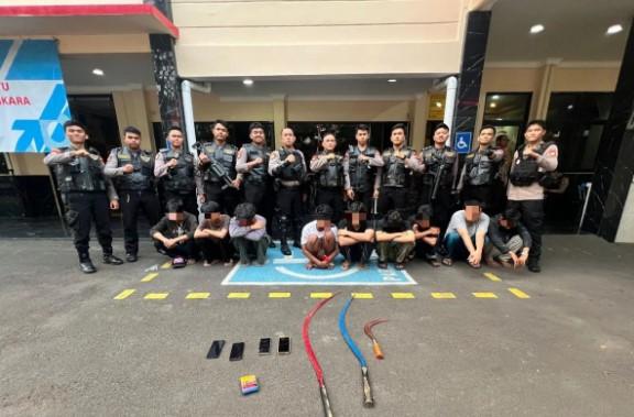 Tawuran Dini Hari di Kramat Raya: Polisi Tangkap 9 Remaja dan Sita Celurit