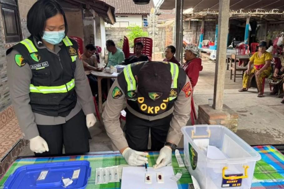 Polisi Ambil Sampel DNA Keluarga Korban Tenggelamnya KMP Tunu Pratama Jaya di Bali