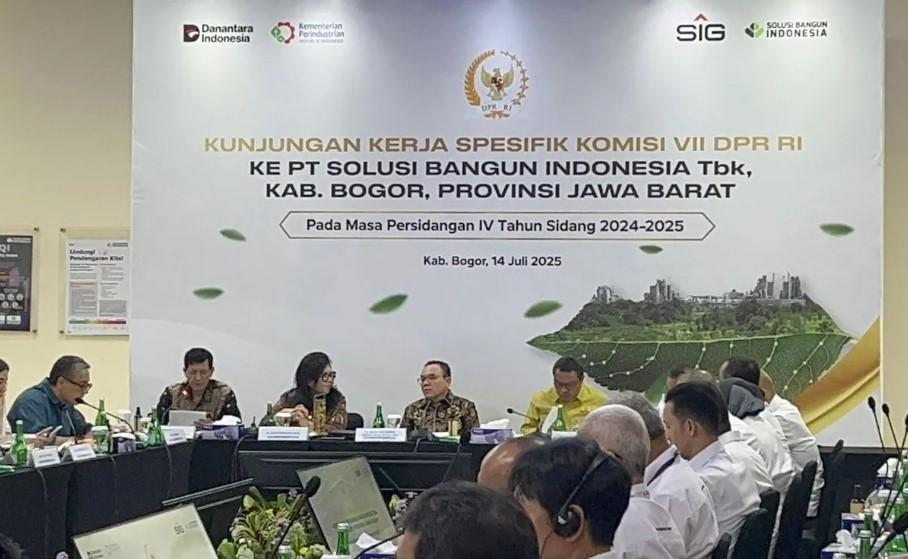 Ketua Komisi VII DPR Usulkan Moratorium Izin Baru Industri Semen untuk Atasi Over Supply