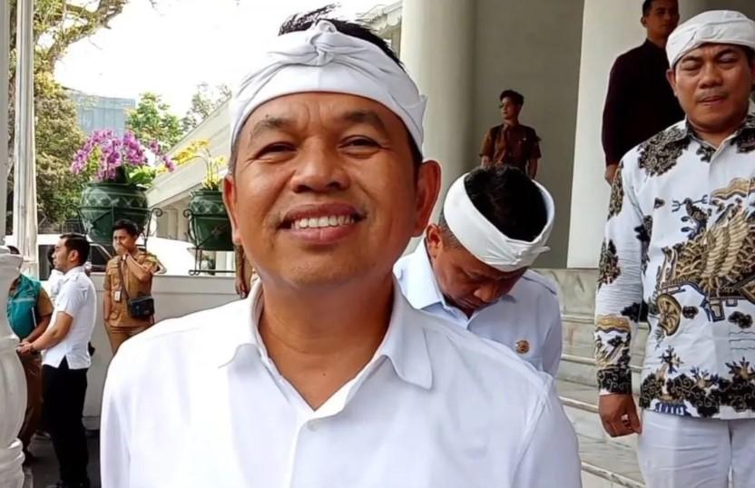 Gubernur Jabar Dedi Mulyadi Siap Bantu Langsung Meja dan Kursi Sekolah, Tak Tunggu APBD