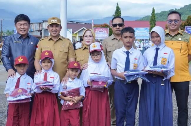 Pemkab Morowali Luncurkan Program Seragam Gratis untuk Siswa SD dan SMP, Sasar Keluarga Kurang Mampu