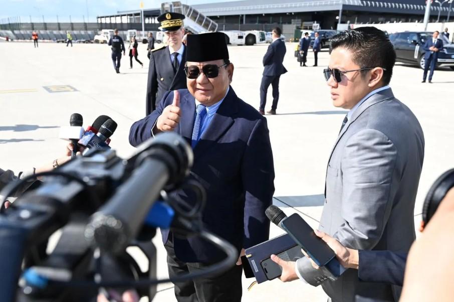 Pertemuan Hangat Prabowo dan Macron di Paris Bahas Konflik Global dan Dukungan Two-State Solution