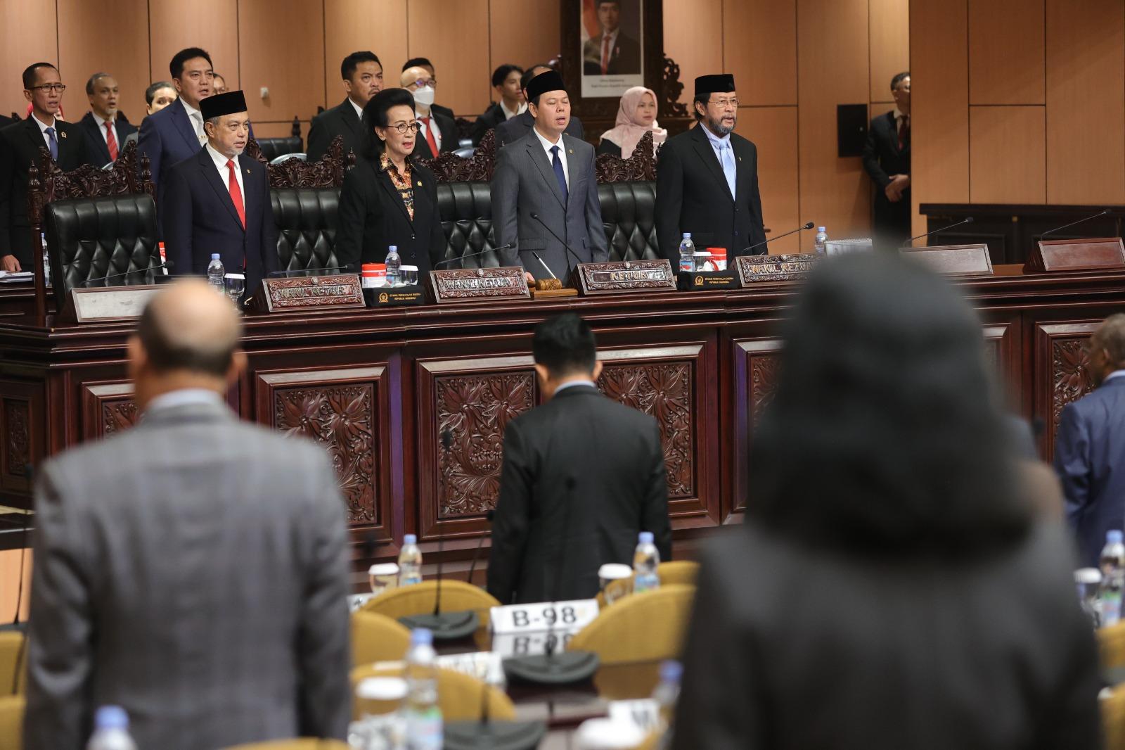 DPD RI Sahkan Beberapa RUU dan Laporan Kinerja Alat Kelengkapan pada Sidang Paripurna Kelima Belas