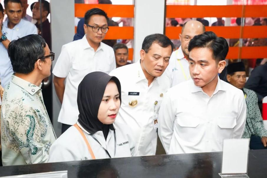 Lebih dari 436 Ribu Pekerja di Jateng Telah Terima BSU, Gibran dan Gubernur Imbau Penggunaan yang Bijak