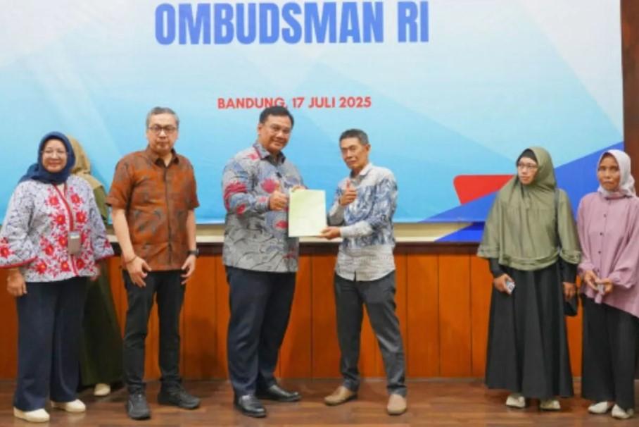 Penyerahan 98 Sertifikat Hak Milik di Bandung Jadi Tonggak Penyelesaian KPR Bermasalah