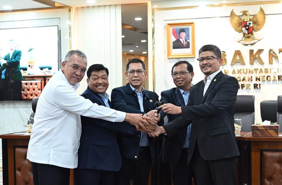 Amin Ak Resmi Dilantik sebagai Wakil Ketua Baru BAKN DPR RI, Adies Kadir Sebut Penyegaran Organisasi