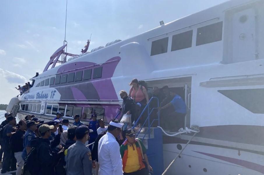Kapal Cepat Rute Banyuwangi–Denpasar Resmi Beroperasi, Waktu Tempuh Hanya Tiga Jam dan Penumpang Merasa Nyaman