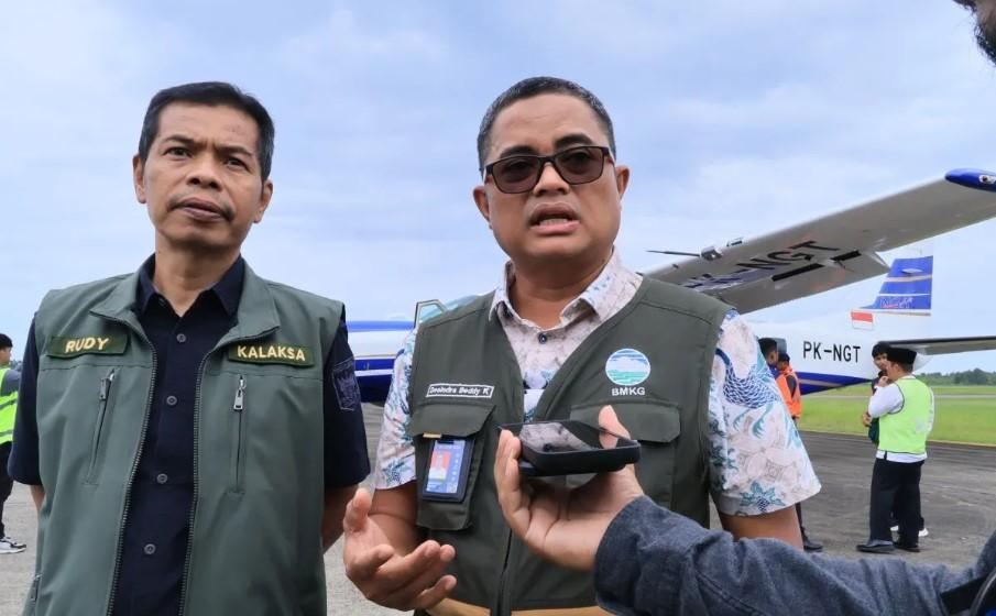 Operasi Modifikasi Cuaca Digelar di Sumatera Barat, 10 Ton Garam Disemai untuk Atasi Karhutla