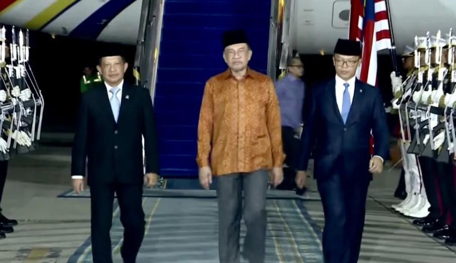 PM Malaysia Anwar Ibrahim Disambut Resmi di Jakarta, Siap Tandatangani Empat MoU Strategis dengan Presiden Prabowo