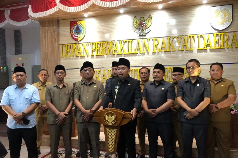 Bupati Jember Terbitkan Dua Surat Edaran, Atasi Kelangkaan BBM dengan Pembelajaran Daring dan WFA