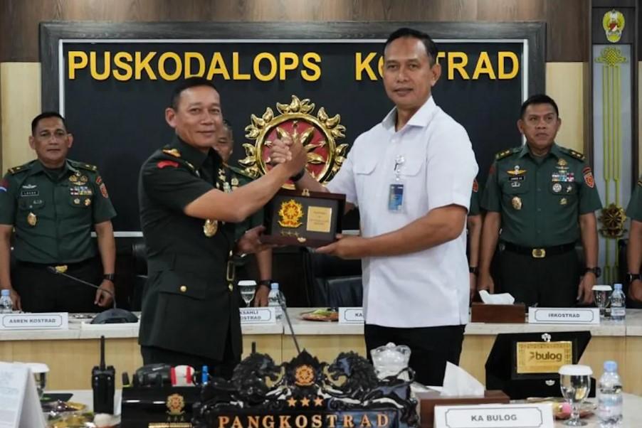 Kostrad dan Bulog Perkuat Kolaborasi Distribusi Pangan Nasional Lewat Gerakan Pangan Murah