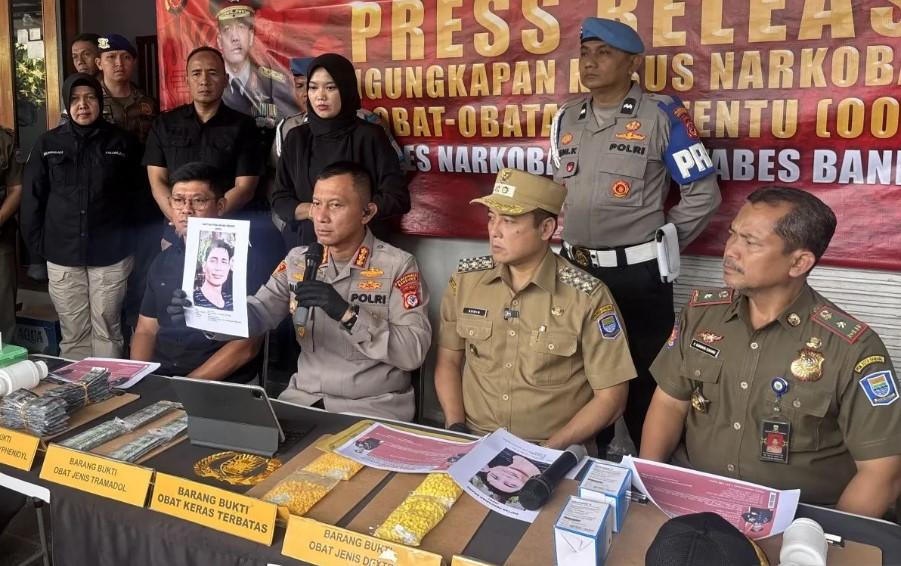 Penggerebekan Gudang Obat Keras di Bandung, Polisi Sita 1,2 Juta Butir dan Buru Pemilik Rumah
