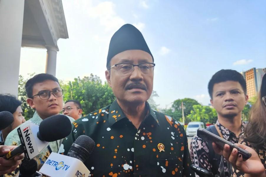 Menteri Sosial Laporkan Perkembangan Sekolah Rakyat dan Evaluasi Bansos kepada Presiden Prabowo