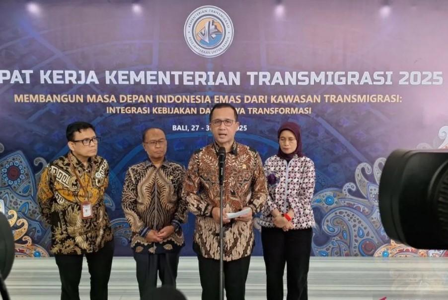 Penegasan Menteri: Tidak Ada Penempatan Transmigran Baru ke Kalimantan Barat pada 2025