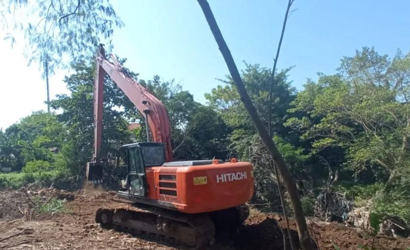 Cegah Banjir, DPUTR Cirebon Rampungkan Normalisasi Sungai di 14 Titik Sepanjang 2025