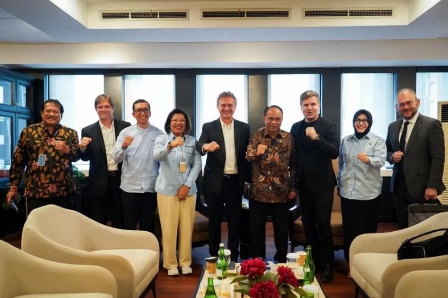 Menkop Budi Arie Jajaki Kerja Sama Internasional dengan Konglomerasi Brasil untuk Koperasi Desa Merah Putih