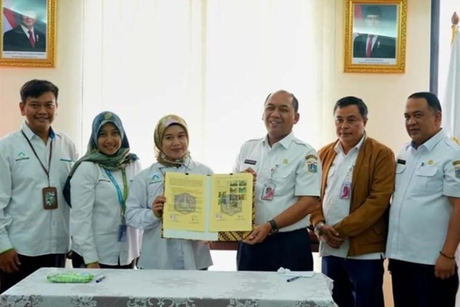 Wali Kota Jakbar Terima Serah Terima Clubhouse Senilai Rp2,3 Miliar dari Perumnas