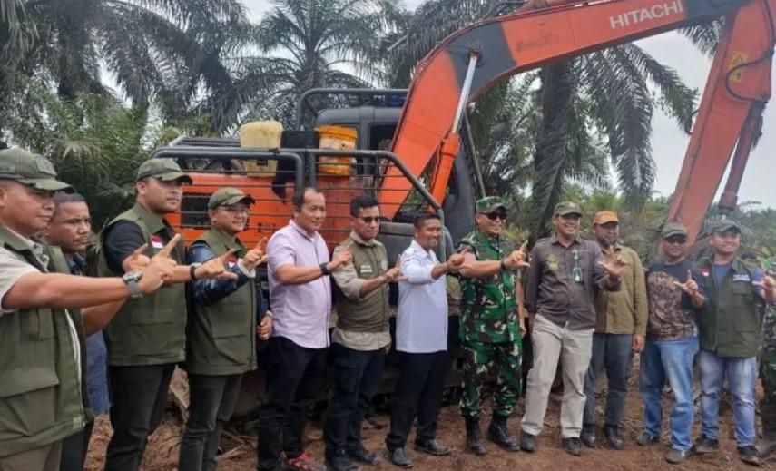 Pemulihan Kawasan Tesso Nilo Dimulai, Ribuan Hektare Kebun Sawit Ilegal Dimusnahkan