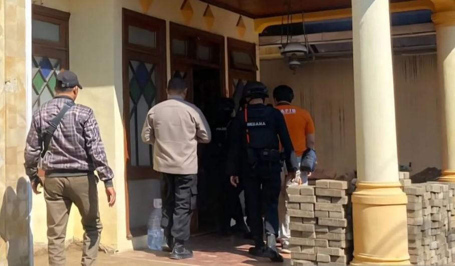 Penemuan Benda Diduga Granat di Malang Gegerkan Warga, Tim Jibom Polda Jatim Lakukan Evakuasi